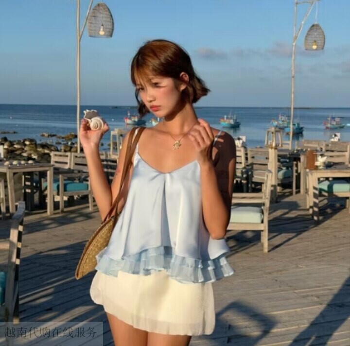 越十年越南小众gout新款辣妹风性感双层V领荷叶边绑绳吊带上衣