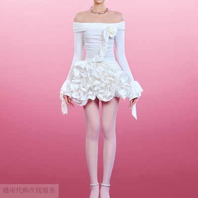 越十年越南小众moulinrose新款女一字肩蛋糕短裙套装