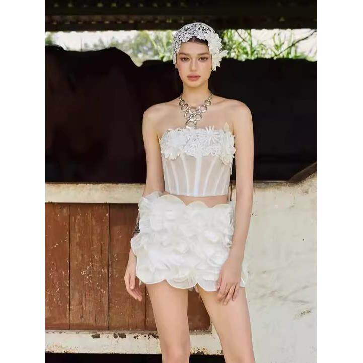 越在线越南小众Lace 新款法式精致风鱼骨抹胸立体感短裙套装
