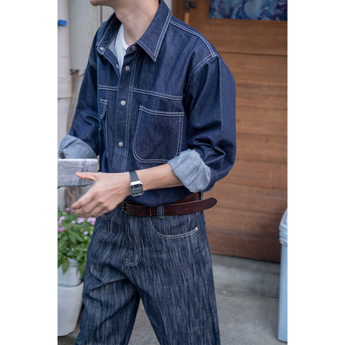 几立深蓝色牛仔长袖翻领衬衫