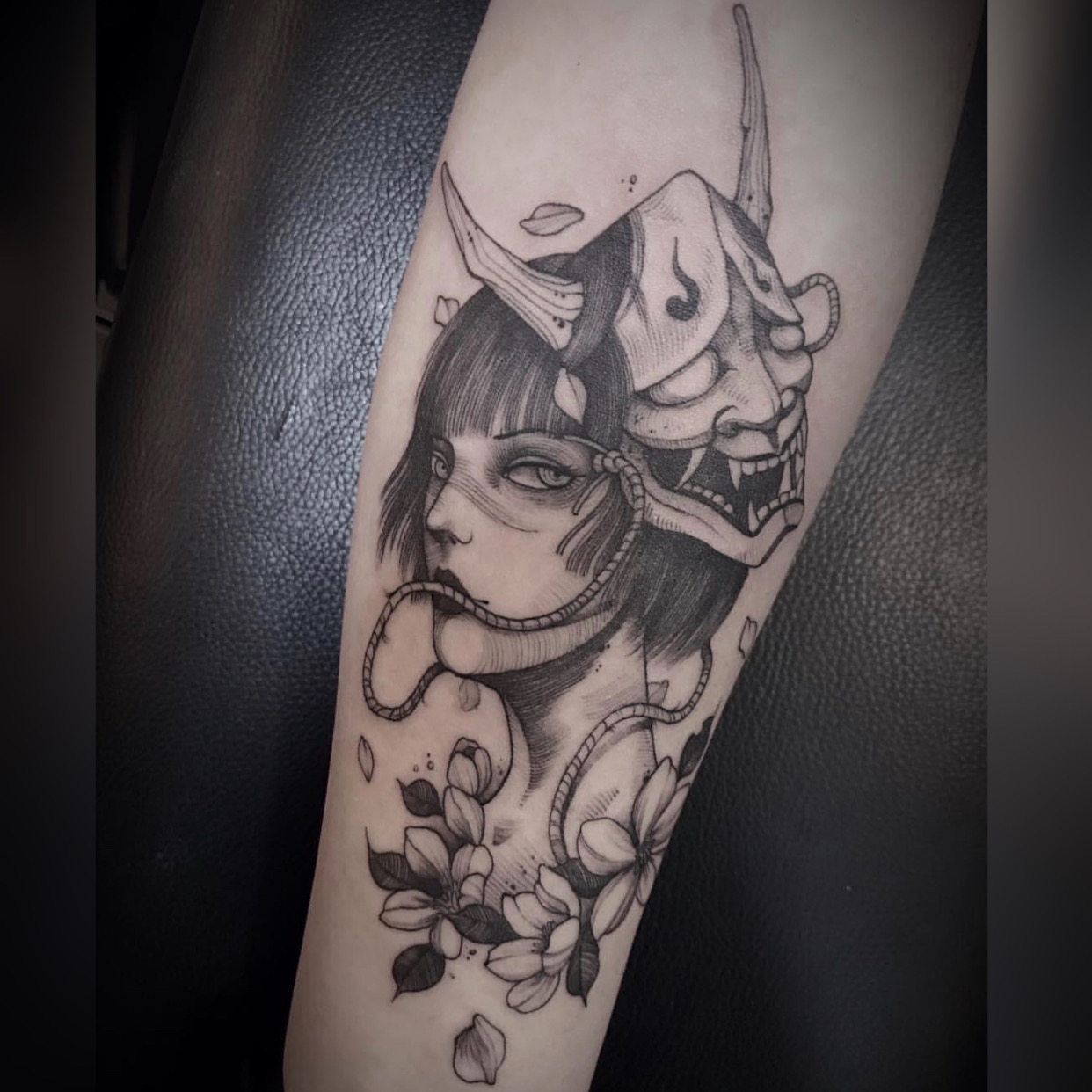 花臂少女 z53草本果汁持久日系黑白浮世绘半臂班诺面具花朵纹身贴