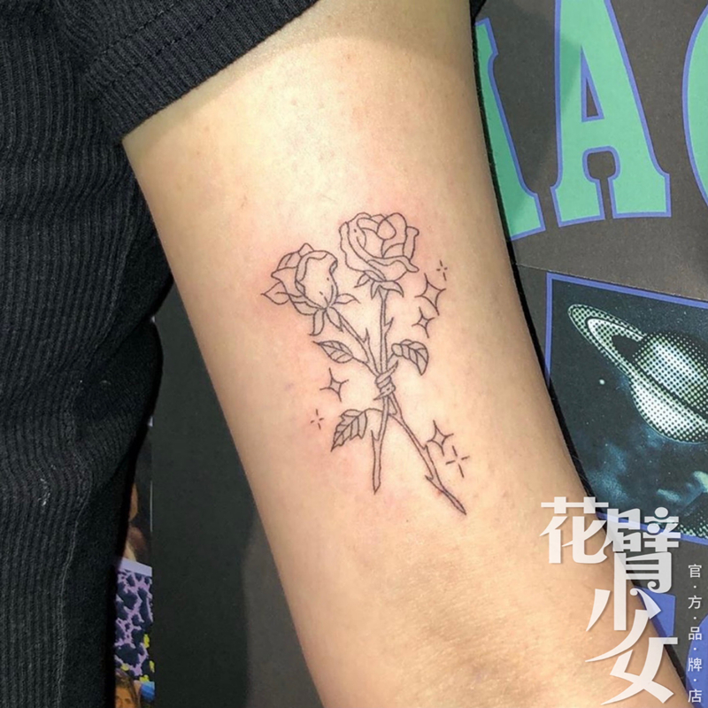 花臂少女tattoo 315 暗黑系线条玫瑰花朵星星逼真防水手臂纹身贴 花臂少女官方品牌店 淘优券