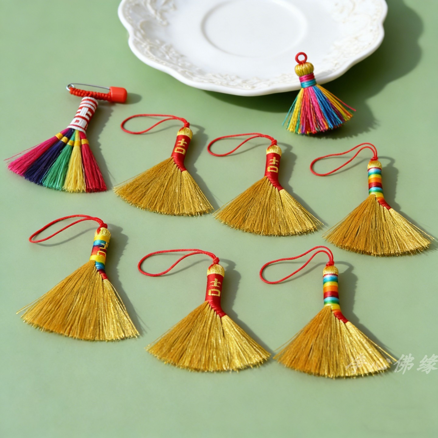 手工编织金扫把挂件DIY钥匙扣挂件本命年吉祥如意随身小扫帚挂饰,饰品/流行首饰/时尚饰品新,其他DIY饰品配件,淘宝优惠券,粉丝福利购,淘宝优惠卷