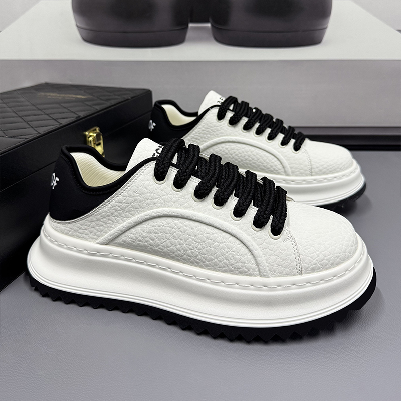 特大码运动板鞋男宽脚宽楦男鞋男士大码白色休闲鞋加大码秋冬鞋子