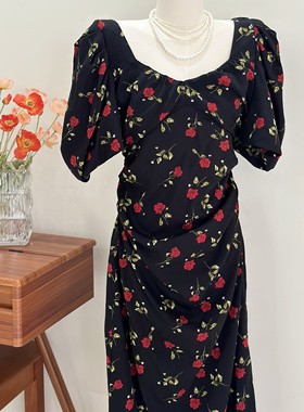 复古法式黑色碎花连衣裙女显瘦方领泡泡袖高级感收腰开叉裙子长裙