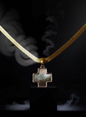 质感四叶草彩贝母吊坠项链