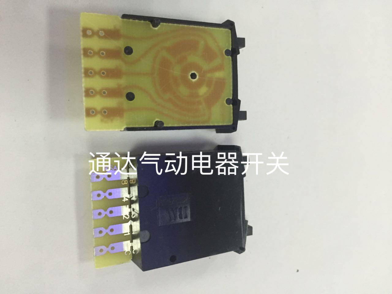 黑色拨码开关 计数开关8421c ksa-2  时间制开关尺寸 10*30
