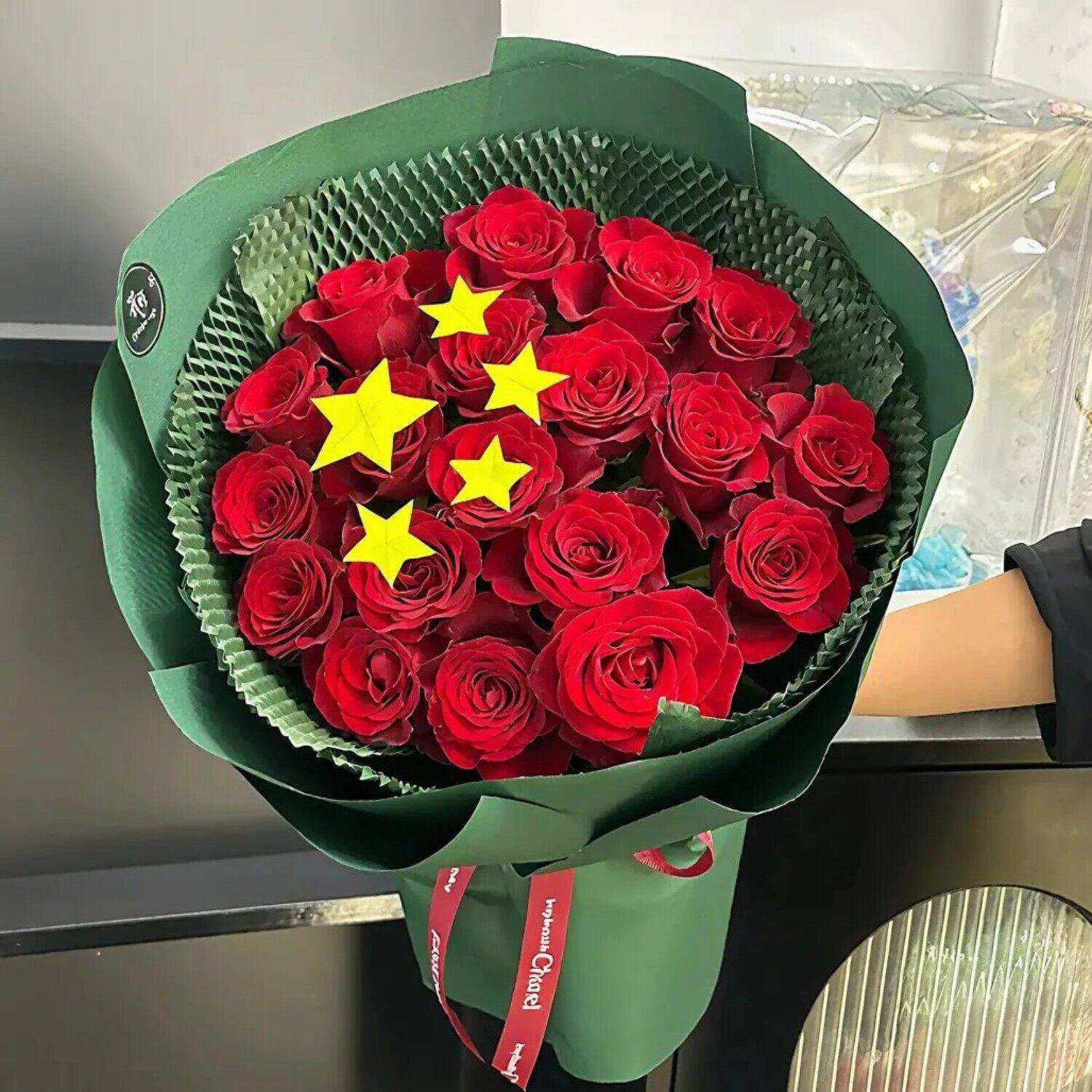 国庆节红玫瑰花束鲜花速递同城配送女友男友老公男生生日退伍礼物