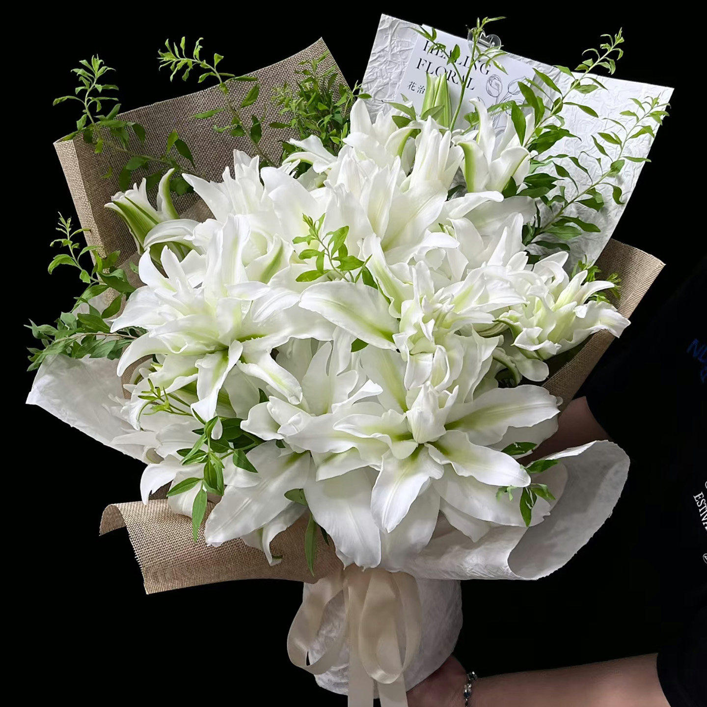 百合康乃馨玫瑰花束送妈妈长辈生日鲜花速递同城北京上海杭州配送