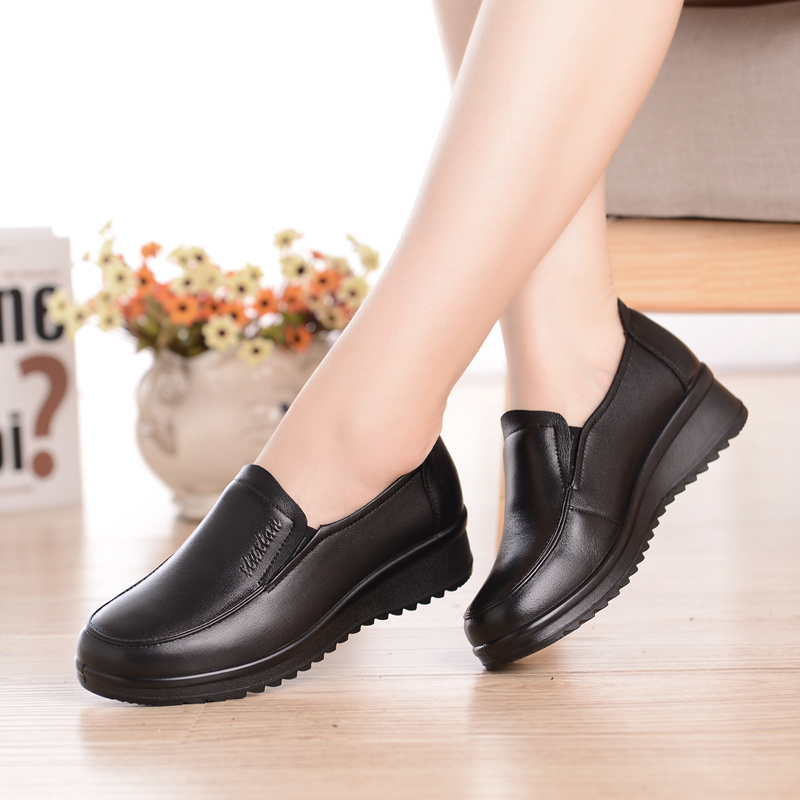 春秋中年女单鞋妈妈鞋