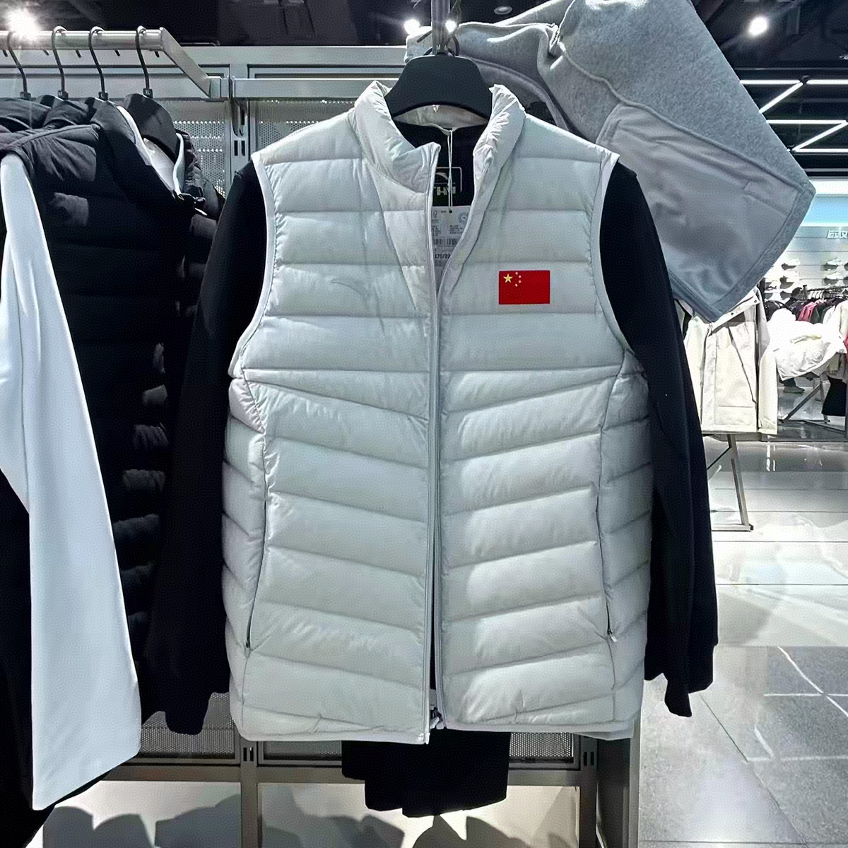 安踏羽绒马甲男款2025冬季新品轻薄羽绒服保暖商务夹克152547953图片