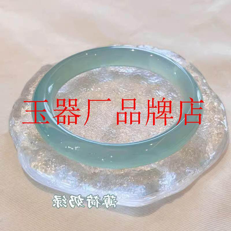 冰种薄荷奶绿玉髓手镯精选马达加斯加玛瑙浅蓝玉镯少女款送朋友礼