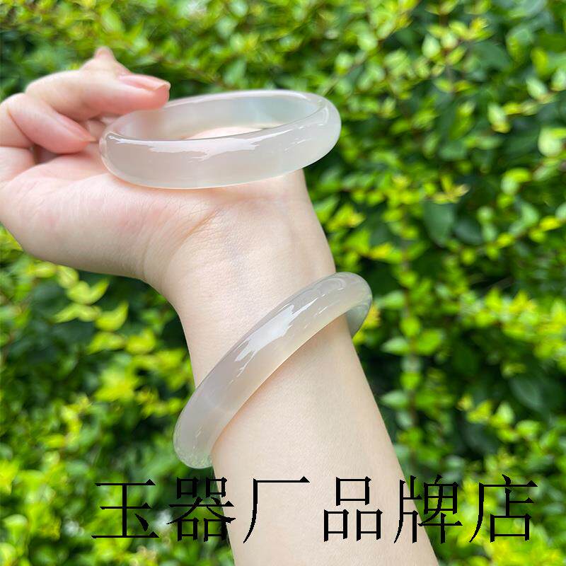高冰种白月光荔枝冻玛瑙手镯圆条玉镯子手饰玉髓少女百搭款平安镯