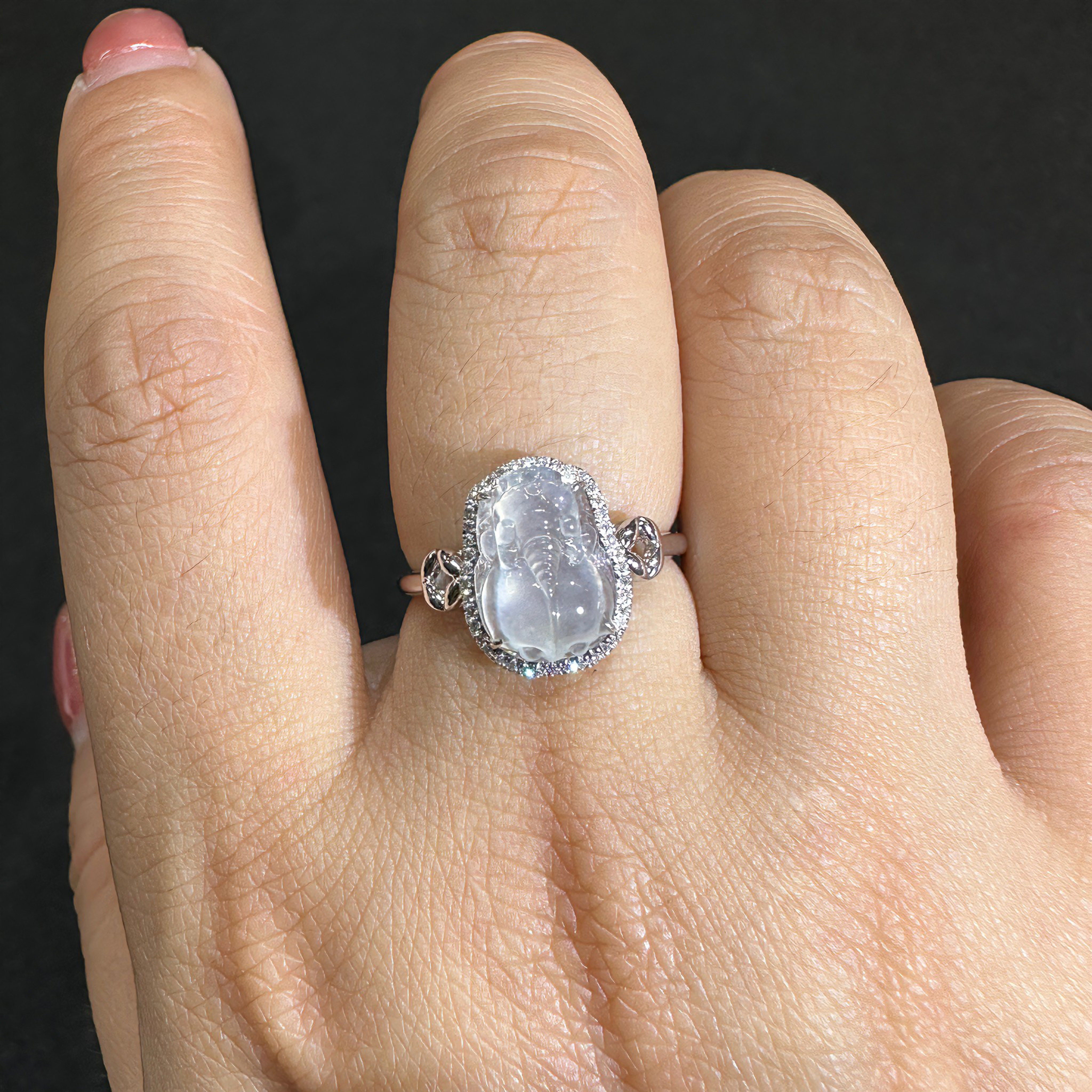 缅甸a货高冰玻璃底翡翠白冰貔貅戒指18k金镶嵌钻石起光玉皮休女戒