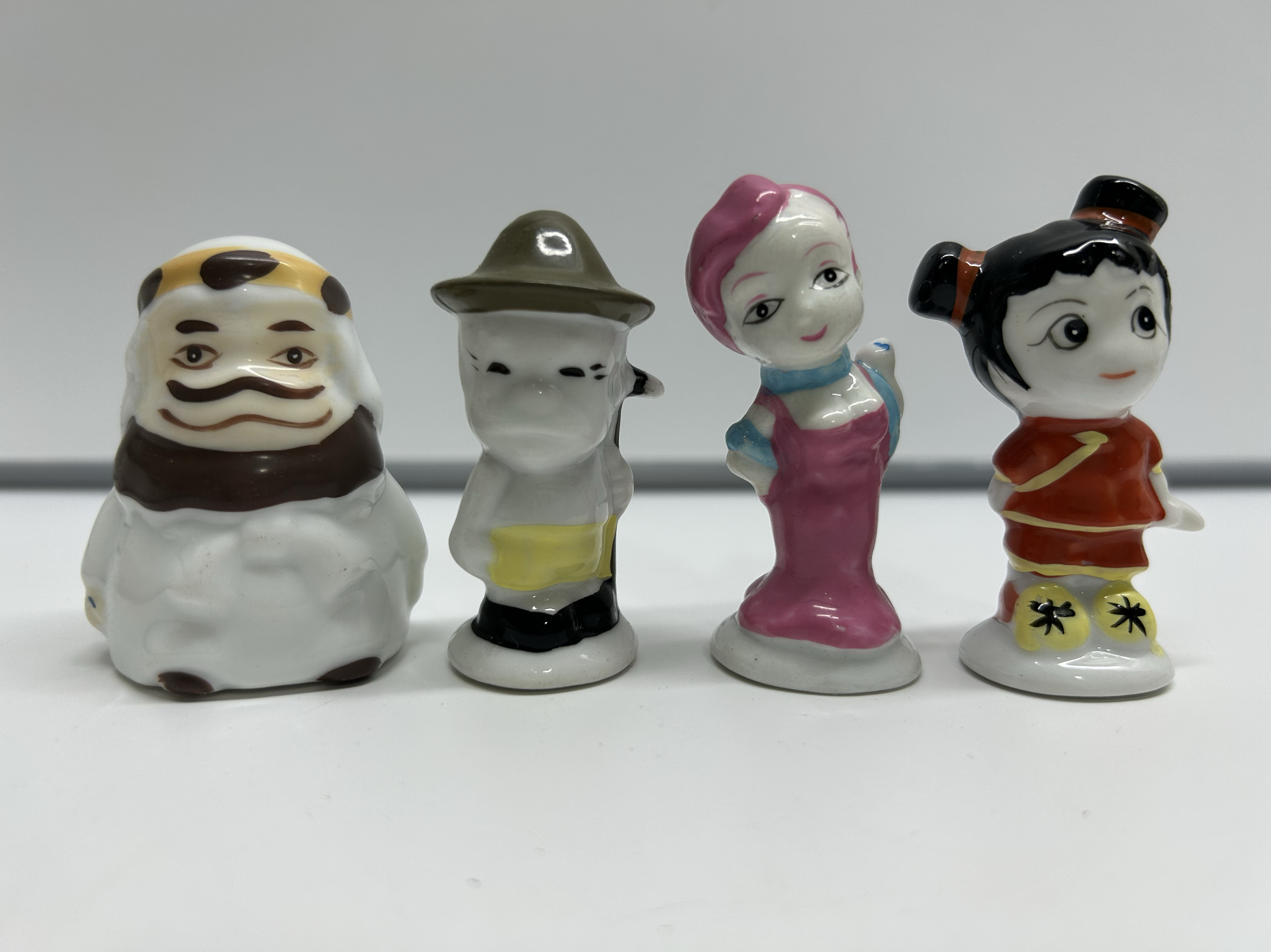 全新正版 大富翁 陶瓷玩偶 游戏实物周边 台历 书签  小信纸 少量