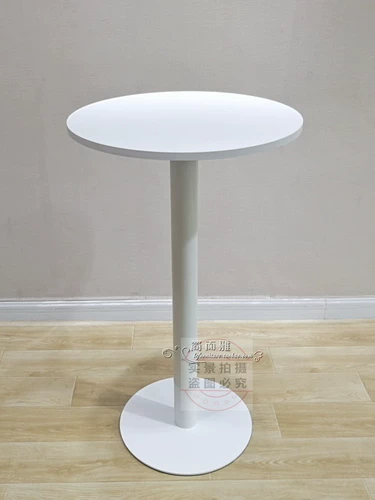 Новый стабильный батончик дома отдых с фиксированным баром с высоким черным винным столом по всей стране