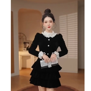 2025冬季新款千金风黑色连衣裙女装高级感娃娃领高级感小个子复古