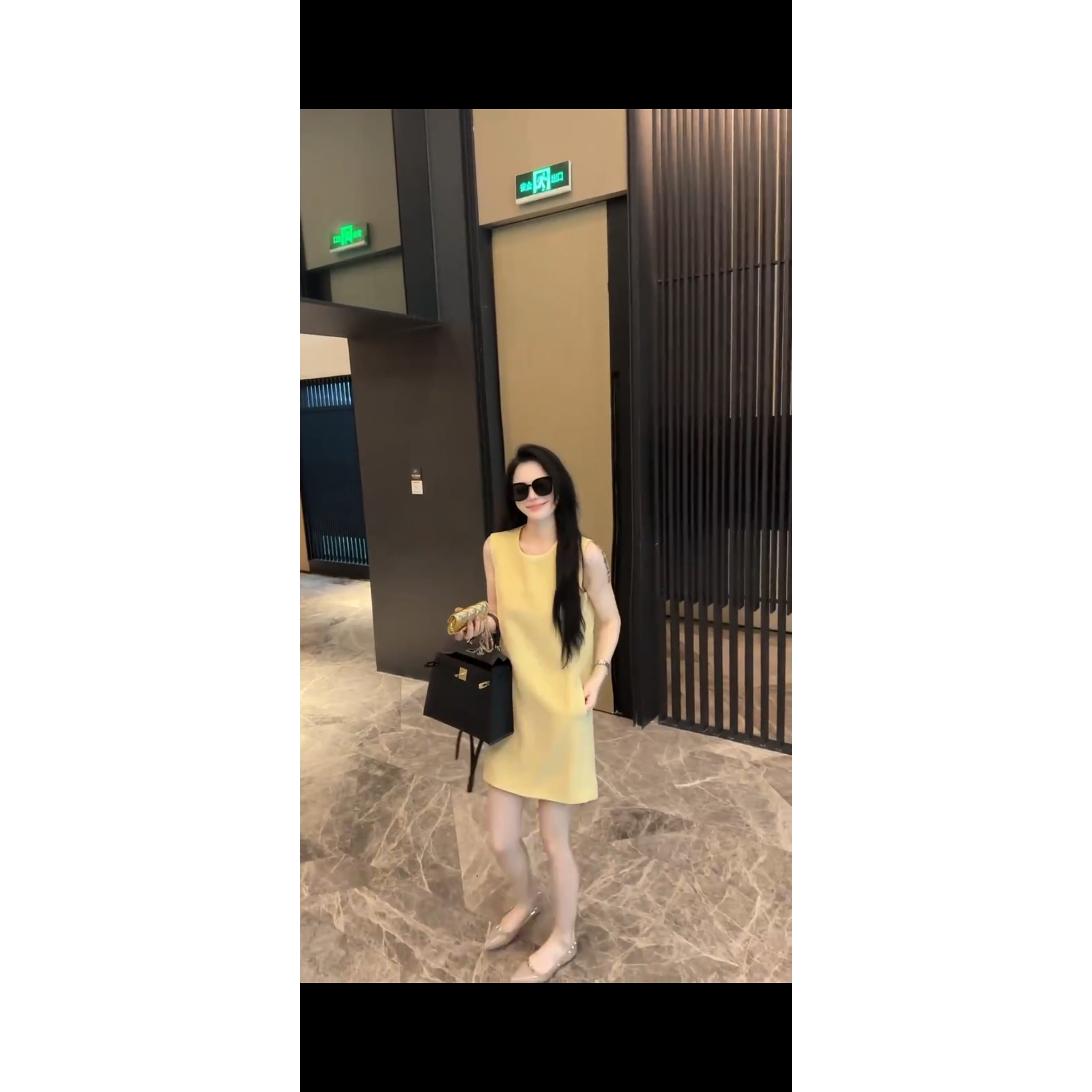 法式奶黄色小香风无袖连衣裙女春秋季2025新款高级感连衣裙百搭