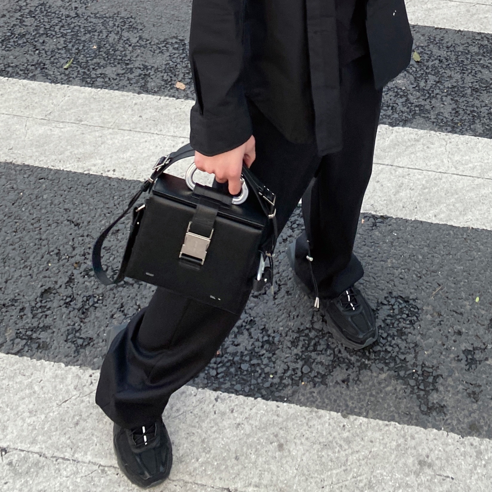 暗黑风牛皮单肩斜挎手提包