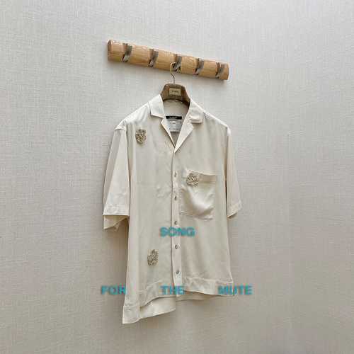 SONG FOR THE MUTE授权 SFTM 25.1 米白色立体花朵古巴领短袖衬衫