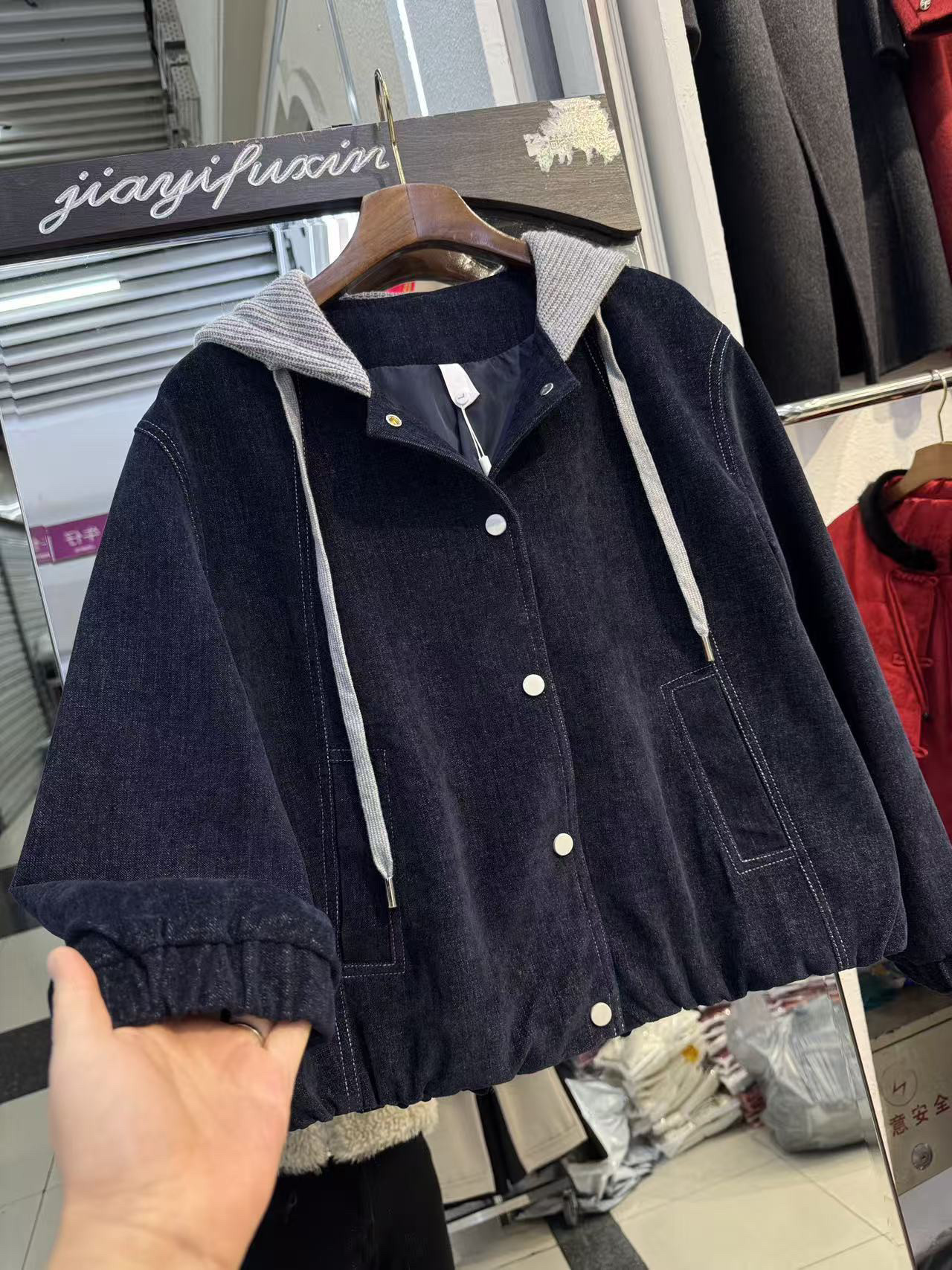 时尚妈妈装春款牛仔外套2026新款针织拼接连帽夹克短款休闲上衣