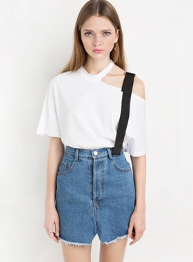 pixiemarket欧美风简约时尚单边露肩显瘦百搭宽松短袖系扣T恤女潮
