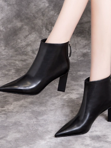 Короткие сапоги с заостренным носом, обувь на высоком каблуке, ботинки, ботильоны, европейский стиль, из натуральной кожи