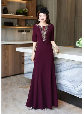 时尚晚宴风高档婚礼礼服裙