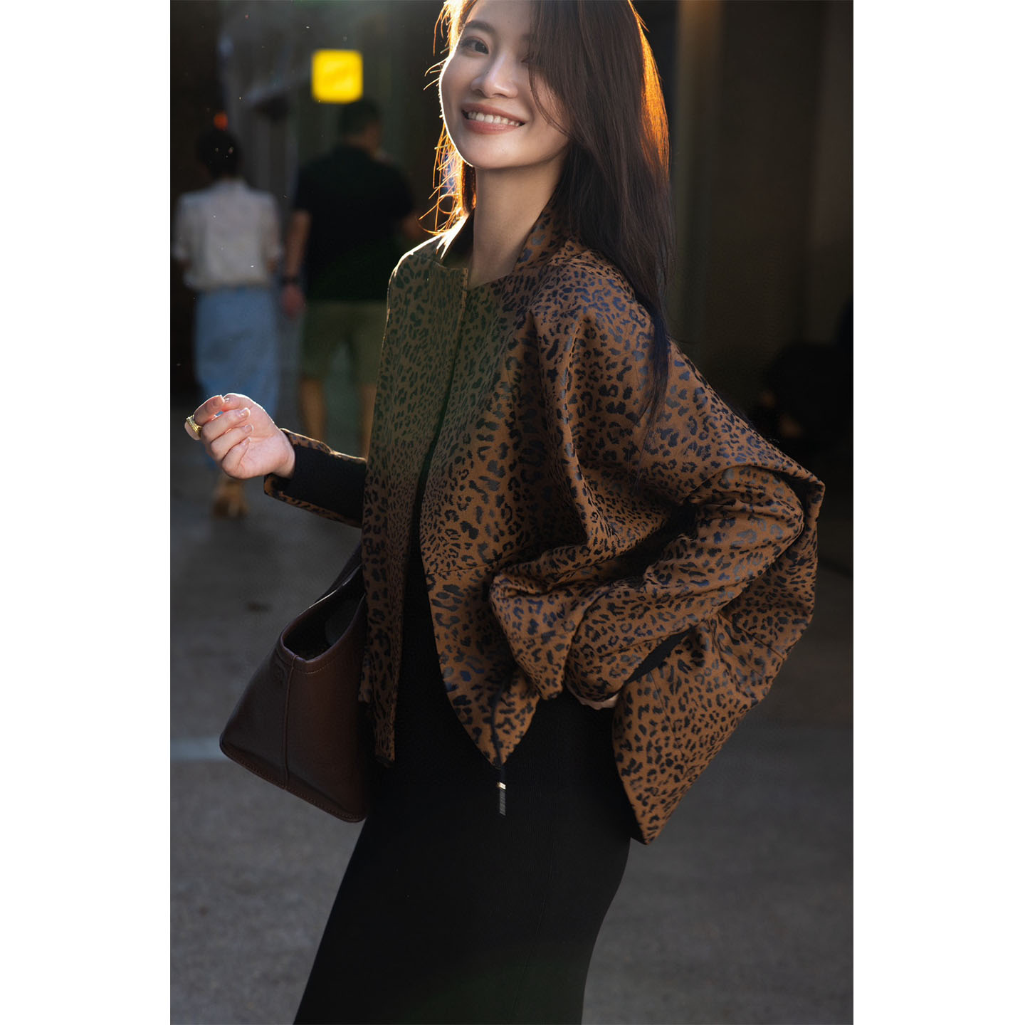 复古豹纹风短外套女宽松时尚