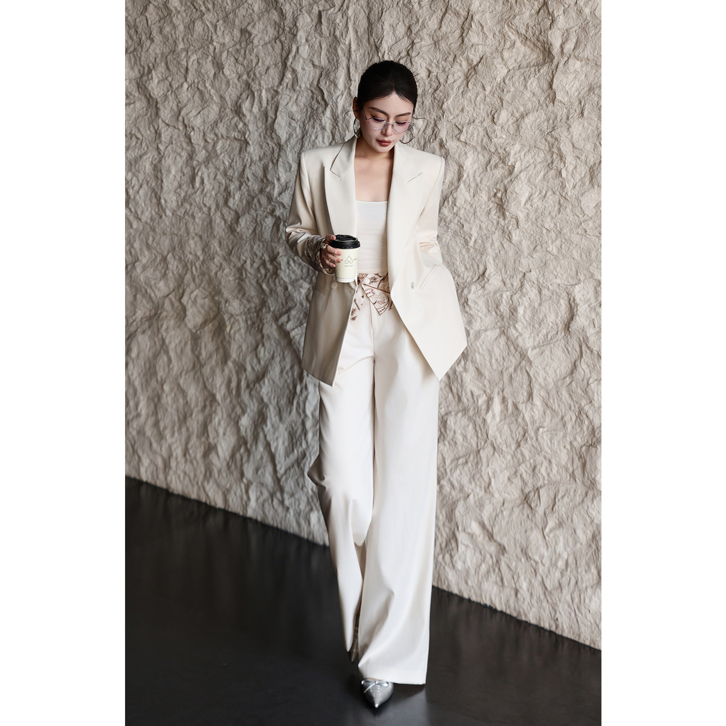 英伦撞色轻奢通勤套装女春季新款西装外套直筒裤两件套显瘦商务风,女装/女士精品,时尚套装,淘宝优惠券,粉丝福利购,淘宝优惠卷