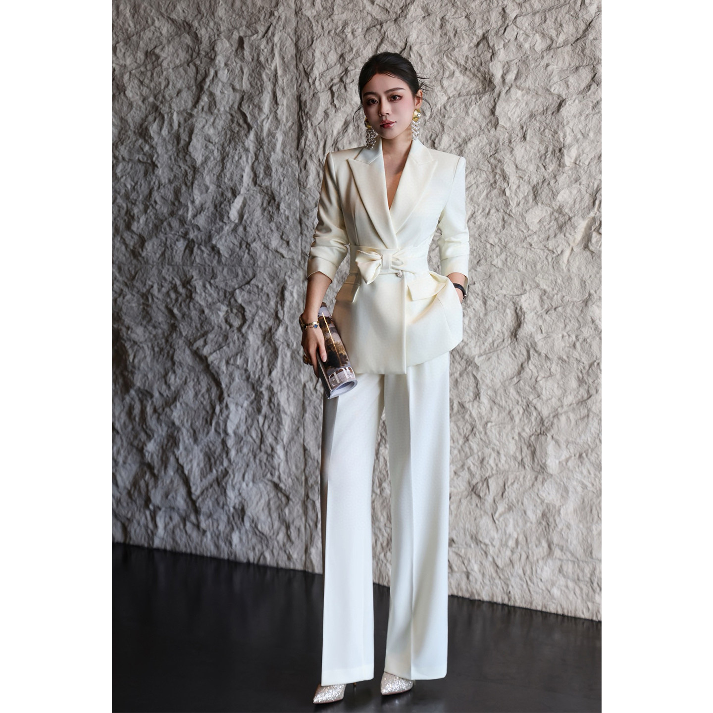 轻奢风西装套装女修身显瘦西服外套直筒裤两件套配腰封气质商务春,女装/女士精品,时尚套装,淘宝优惠券,粉丝福利购,淘宝优惠卷