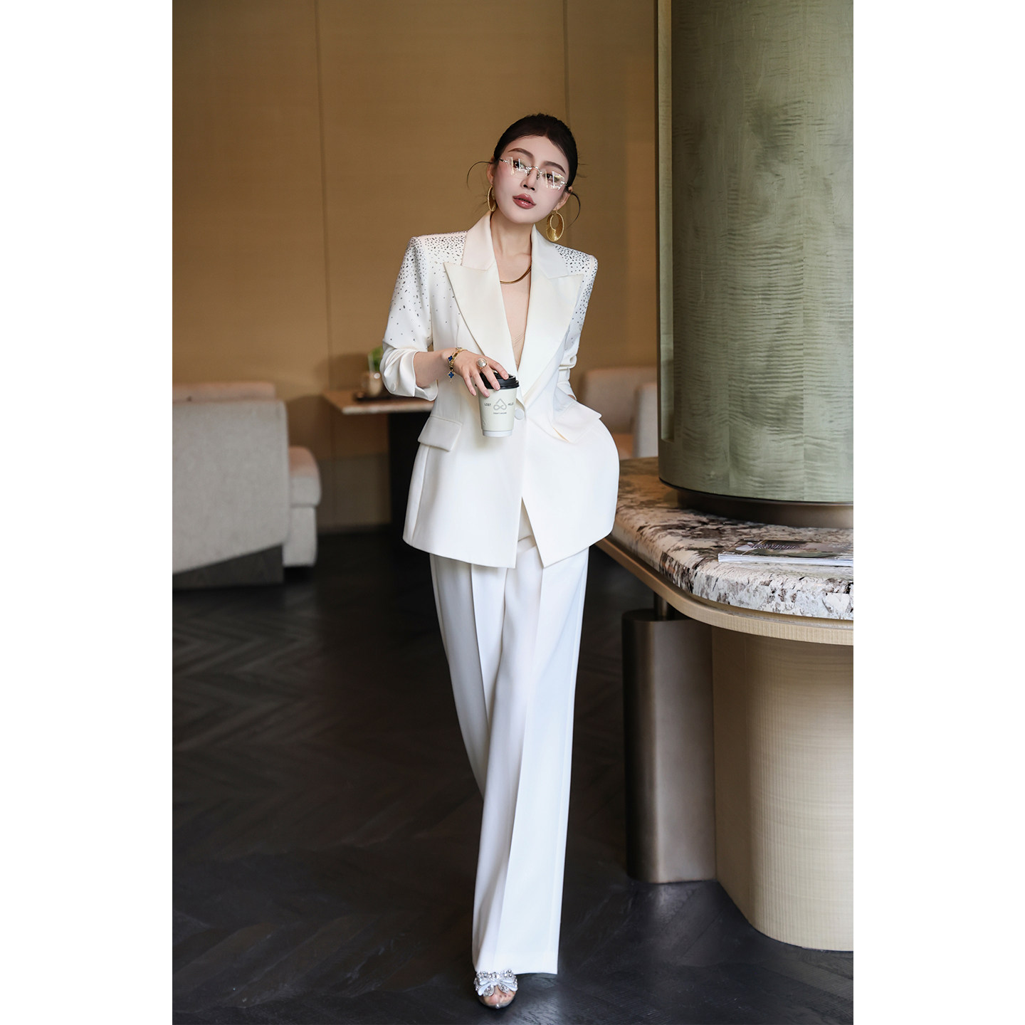 轻熟商务风烫钻西装两件套女修身显瘦名媛职场美业服装时尚套装春,女装/女士精品,时尚套装,淘宝优惠券,粉丝福利购,淘宝优惠卷