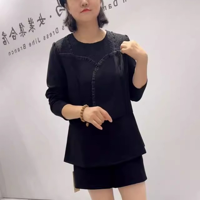 大码女装蕾丝拼接洋气薄绒上衣