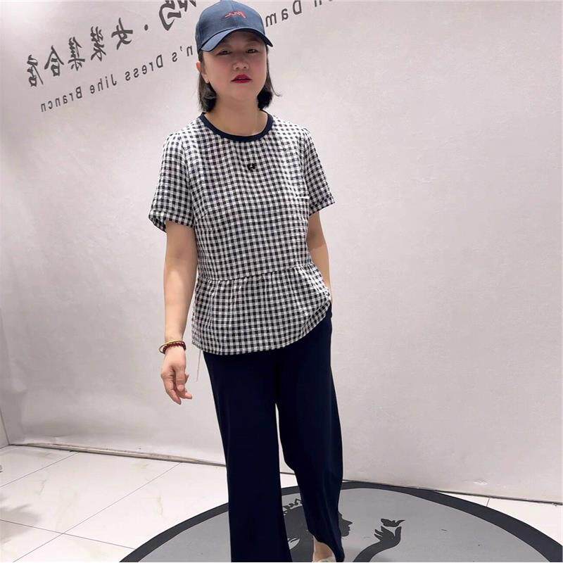 芮娜依莲打底5915夏季新款格子短袖搭九分微喇裤两件加大码女装