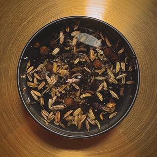 宛宛｜驱逐·愿力蜡烛｜抵御负能体摆脱恐惧净化清退独居走夜路护