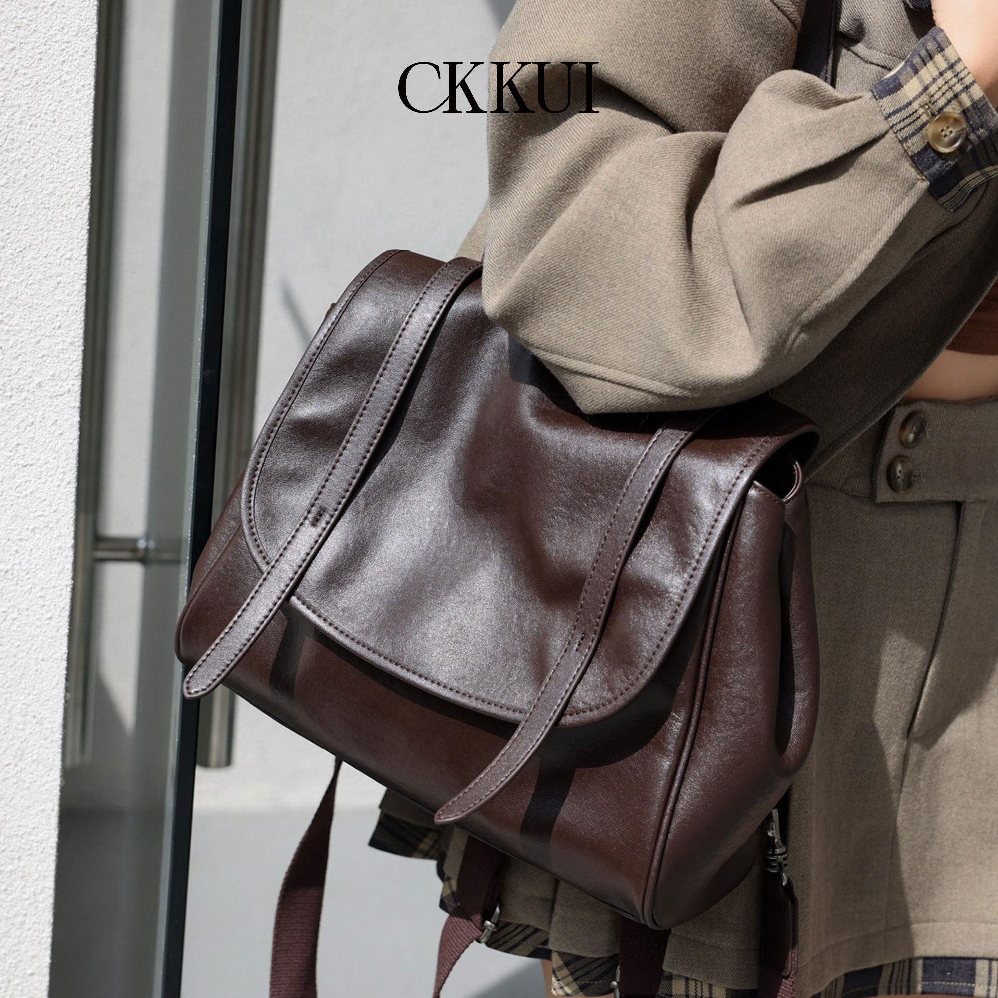 CKKUI 焦糖棕PU高级感双肩包包2026新款翻盖大学生书包大容量背包