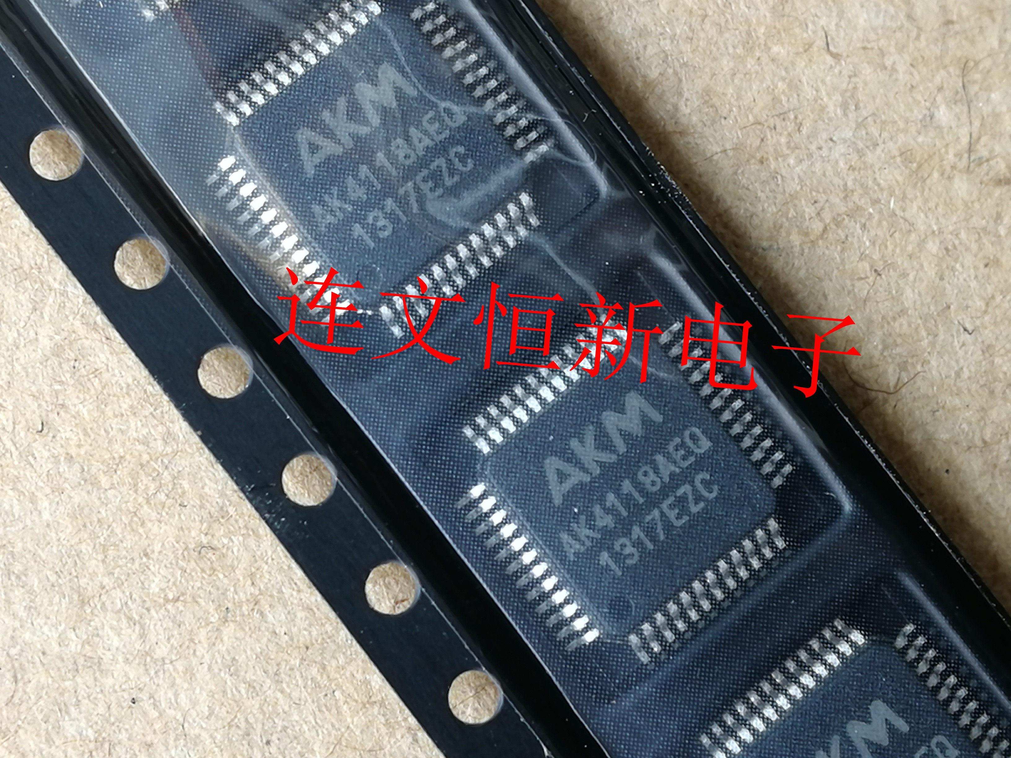 AK4118AEQ AK4118  AKM 数字音频收发器 进口现货 可直拍