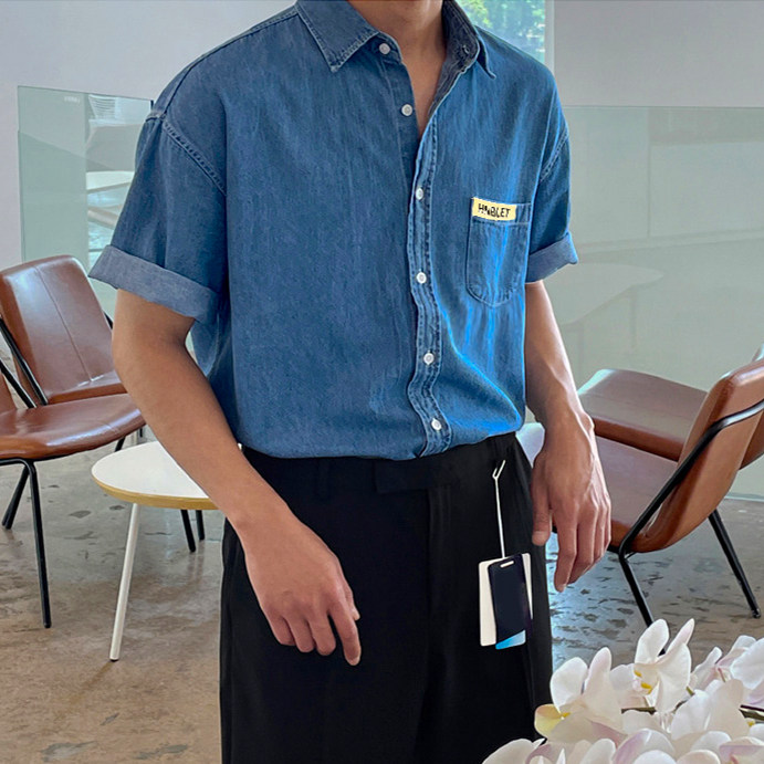 复古水洗深蓝色薄软布牛仔衬衫男短袖潮牌高级感休闲宽松痞帅衬衣 - 实物图