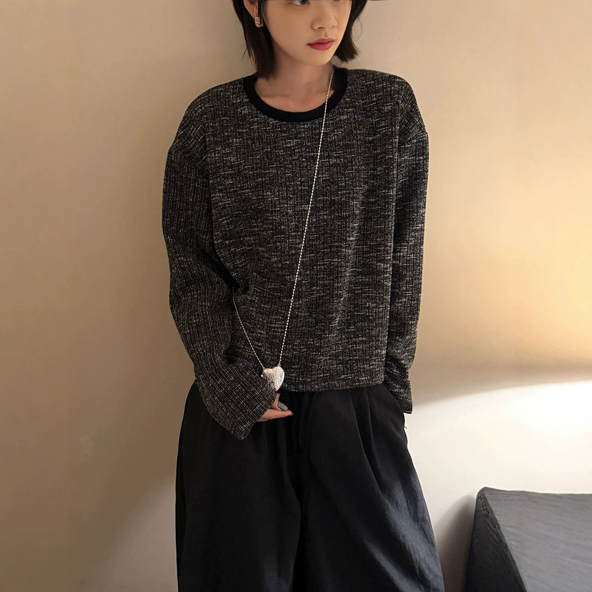 早秋新款韩系圆领卫衣女2026休闲下摆抽绳针织坑条圆领上衣