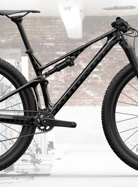 西班牙 UNNO 超轻 XC 碳纤维软尾车架 HORN  1640G