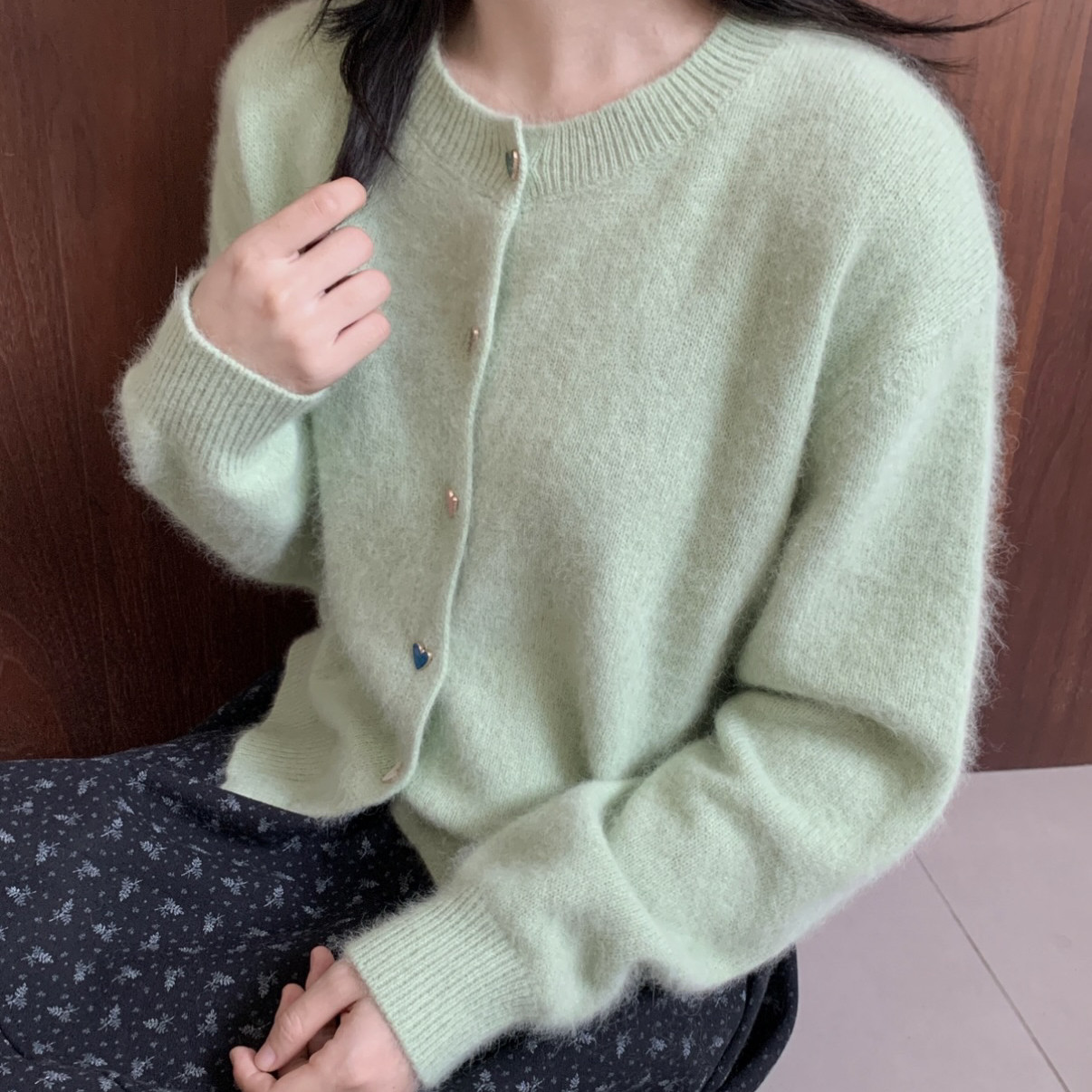 MUUTIS牧缇-百搭基础光版爱心扣超级蜜熊保暖毛衣