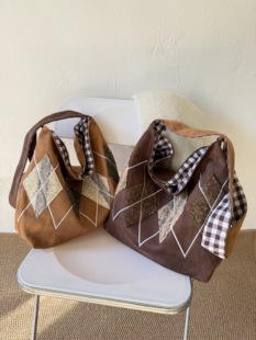 秋冬新款复古文艺菱形格子麂皮绒通勤包斜挎包包女书包大容量托特