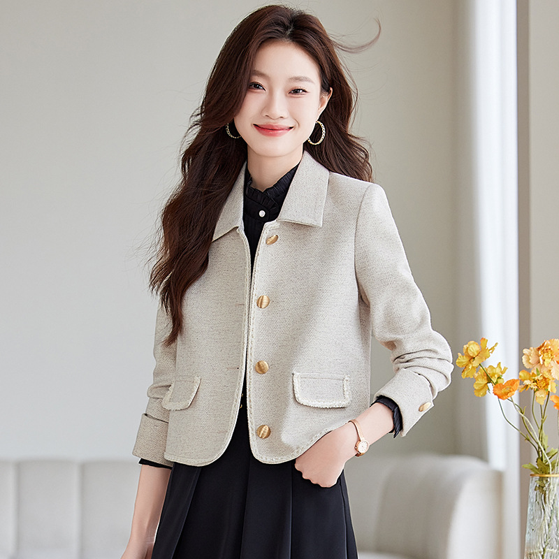 时尚洋气小香风西装外套上衣女长袖2024秋冬款OL气质短款修身西服