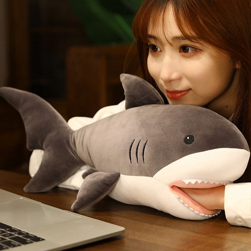 鲨鱼午睡枕办公室趴睡午休神器