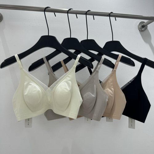 美月馨3517薄珠光缎面深V网纱兔耳朵内衣女大胸显小显瘦无痕文胸