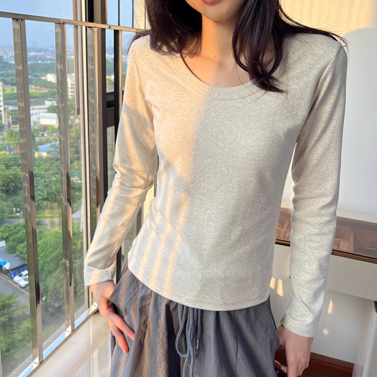 白色正肩打底衫女春秋款叠穿西装内搭U领长袖T恤棉质上衣低领修身