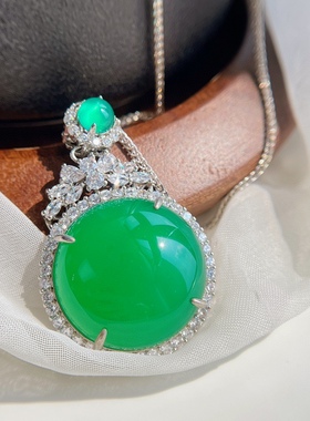 尾货清仓天然绿玉髓吊坠女小众复古玉石圆牌项坠送妈妈配送链子