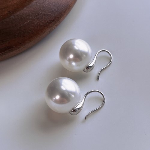 16mm冷光澳白色高品质施家珍珠耳环 s925银高跟鞋款小众女