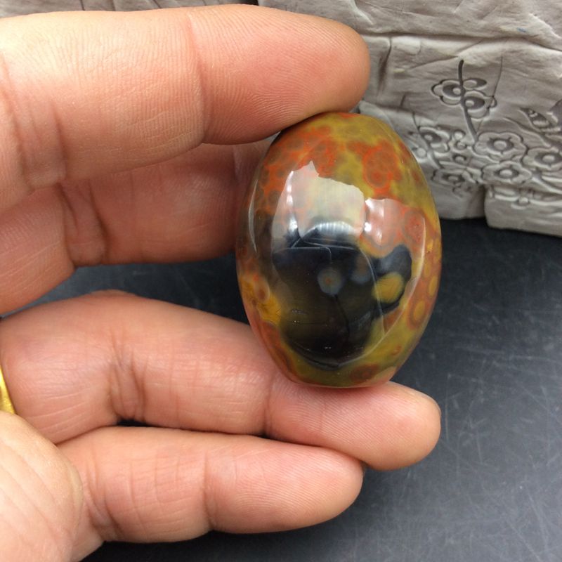 天然宣化战国红玛瑙背云 勒子 手把件象形石头 观赏饰品 包邮!