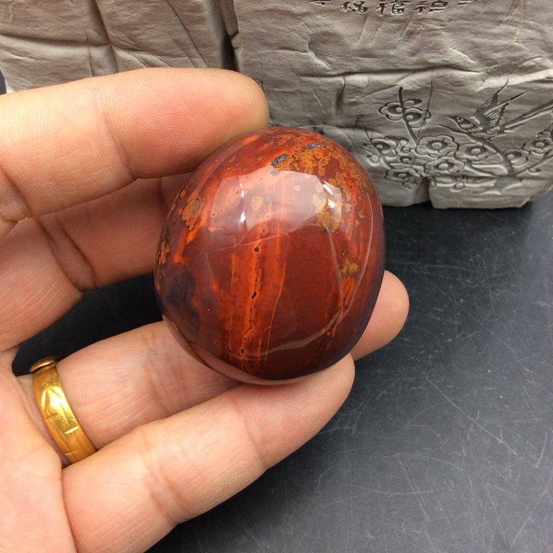 精美天然宣化上古战国红玛瑙随形艳红象形原石手把件吊坠 包邮